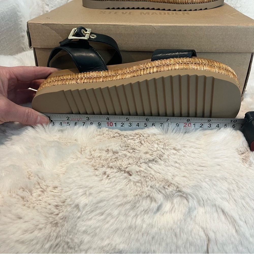 Steve Madden Leather Sandles - Picture 10 of 12